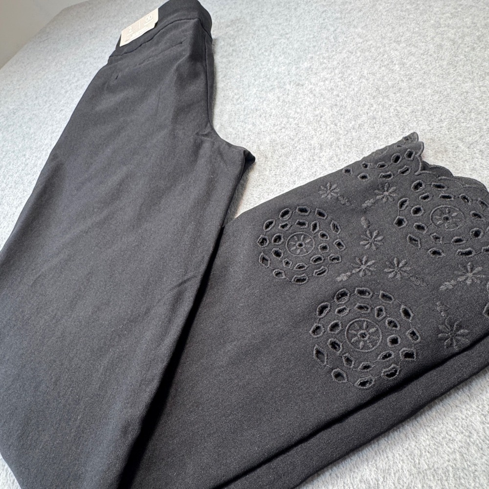 Chicos So Slimming Crop Pants Brigitte Slim Leg Eyelet Hem Size US 2 NEW - Picture 3 of 9